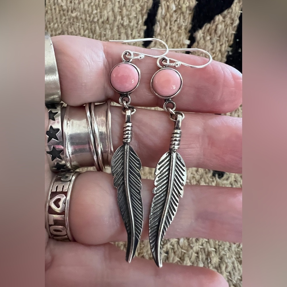 ❤️ Queen Pink Conch Navajo Southwestern 925 Dangle Feather Earrings 6.6Gm 2.76”L - Picture 16 of 16